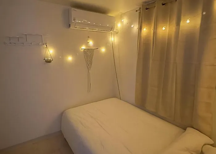 Hongdae&sinchon 10min! 3 Beds, Late Checkout, Bag Storage, Parking, Pet, Netflix, Cook * Seoul