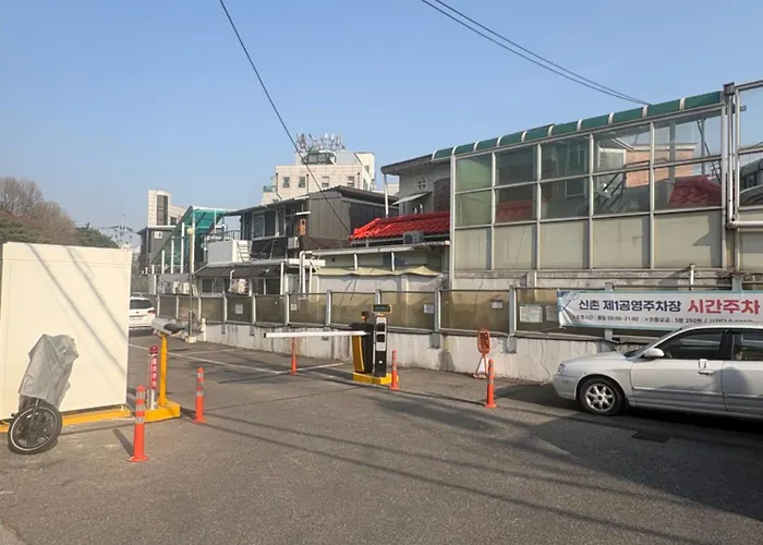 Hongdae&sinchon 10min! 3 Beds, Late Checkout, Bag Storage, Parking, Pet, Netflix, Cook Apartment *