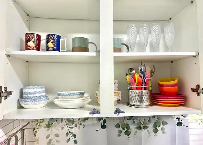 Hongdae&sinchon 10min! 3 Beds, Late Checkout, Bag Storage, Parking, Pet, Netflix, Cook * Seoul